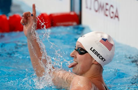 Katie Ledecky’s Training Schedule - MySwimPro Cute Swimmers, Swim Motivation, Swim Photos, Natalie Coughlin, Adam Peaty, Swimming Jokes, Kids Workout, Swimming Motivation, Female Swimmers