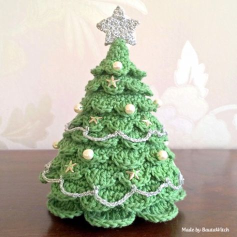 Free Amigurumi Christmas Tree Crochet Patterns. Crochet Christmas Trees Free, Crochet Christmas Trees Pattern, Christmas Crochet Patterns Free, Crochet Tree, Crocheted Christmas, Crochet Holiday, Crochet Xmas, Alternative Christmas Tree, Pola Amigurumi