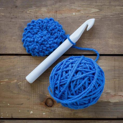 The Best Crochet Stitches for Bulky Yarn: Complete Guide Crochet Stitches Bulky Yarn, Crochet Stitches For Bulky Yarn, Tl Yarn Crafts, Super Chunky Yarn, Easy Crochet Stitches, Knitted Afghans, Super Bulky Yarn, Afghan Patterns, Super Bulky