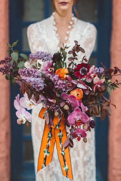 This purple and orange wedding bouquet is perfect for any fall wedding |photo by Alicia Lucia Photography Edgy Bride, Wedding Scottish, Bouquet Unique, Edgy Bridal, Orange Wedding Colors, Bright Bouquet, Purple Wedding Inspiration, Moody Florals, Fall Wedding Color Palette