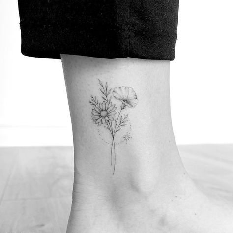 Aster Tattoo, Aster Flower Tattoos, Morning Glory Tattoo, Glory Tattoo, Butterfly With Flowers Tattoo, Daisy Flower Tattoos, Cream Tattoo, Flower Bouquet Tattoo, Tips And Trick