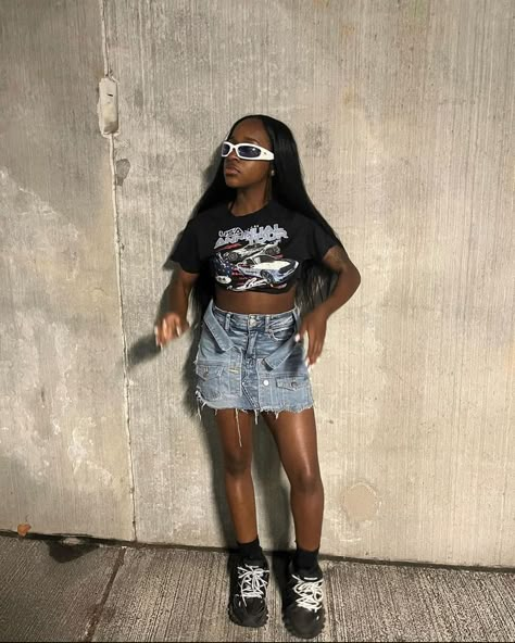 Balenciaga Skirt Outfit, Cute Outfits For Concerts Black Women, Concert Outfit Ideas Black Women Sneakers, Black Balenciaga Sneakers Outfit Women, Balenciaga Sneakers Outfit Summer, Black Balenciaga Sneakers Outfit, Balenciaga Sneakers Outfit Women, Cute Concert Outfits Black Women, Jean Skirt Outfits Black Women