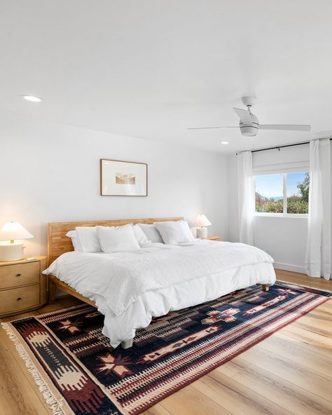 This gorgeous airbnb is featured on my blog!! (LINK IN BIO) The owners did a fabulous job remodeling and decorating this place creating such a cozy yet modern vibe. 🥰 #airbnb #reddingcalifornia #rentalproperty #airbnbphotographer #realestatephotography #jenpetersonphotography #realestatephotographer #northerncalifornia Redding California, Real Estate Photographer, Air B And B, Real Estate Photography, Modern Vibe, Rental Property, Northern California, My Blog, Link In Bio