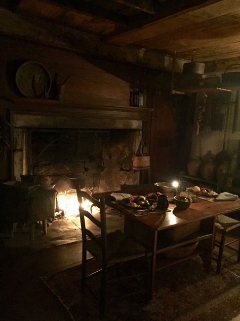 Feyre's Cottage, Poor Cottage Aesthetic, Fantasy Cabin Aesthetic, Victorian Farm Aesthetic, Old House Asthetics, Creepy Cabin Aesthetic, Cozy Rustic Aesthetic, Medieval Cottage Aesthetic, Warm Cabin Aesthetic