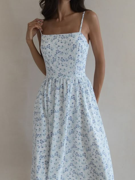 Dresses Midi Casual, Casual Summer Midi Dress, Cute Spring Dresses Aesthetic, Spring Dress Aesthetic, Casual Outfits Aesthetic, Masters Graduation, Summer Floral Dress, Skai Jackson, Cute Floral Dresses