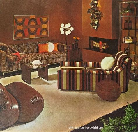 70s Sunroom, Retro Living Room 1970s, 70s Houses, 1970s Living Room, Sala Vintage, 70s Living Room, 70s Interior Design, Retro Rooms, 1970s Home Decor