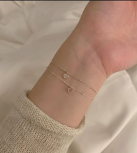 Minimalist Accessories Jewellery, Jewllery Ideas, Simplistic Jewelry, خواتم خطوبة, Necklace Fancy, Hand Jewelry Rings, Proposal Rings, Affordable Engagement Rings, Rings For Couples