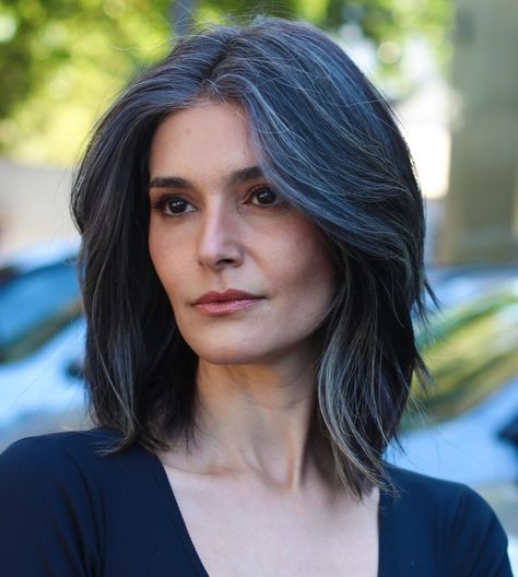 Dreamy Black Lob Transitioning to Gray Dark Hair Transition To Grey, Blending Grays Into Black Hair, Brunette To Grey Transition, Lob With Blonde Highlights, Black Hair Going Grey, Black Lob, Grey Transition, Dark Grey Hair, Layered Lob