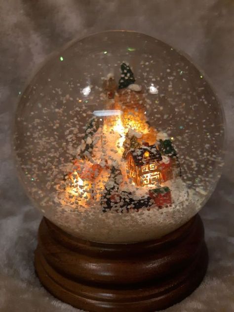 Snowglobe Aesthetic, Snow Globe Aesthetic, Globe Decoration, Waterless Snow Globe, Globe Gift, Musical Snow Globes, Mixed Media Crafts, Christmas Snow Globes, Led Christmas Lights