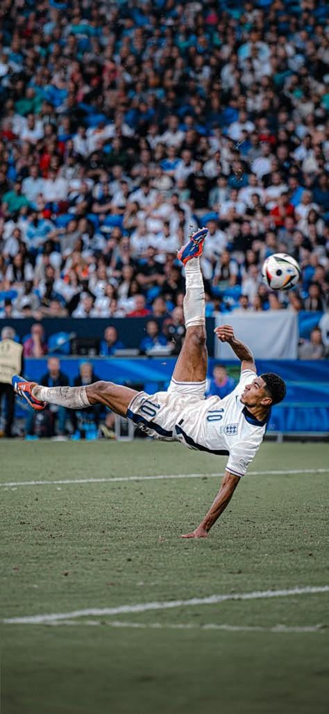 Football Motivation, England National Football Team, Real Madrid Team, Bicycle Kick, Soccer Photography, Soccer Art, Football Players Images, Three Lions, England Football Team