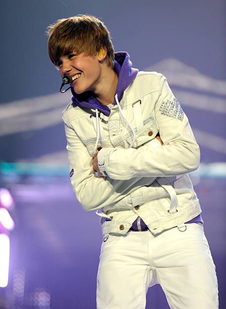 Justin Bieber My World Tour Madison Square Garden Pictures and Photos - Getty Images Justin Bieber 2009, Justin Bieber My World, Justin Bieber Baby, Justin Bieber Lockscreen, Justin Baby, Justin Bieber Posters, Justin Bieber Images, Justin Bieber Wallpaper, Purple Outfit