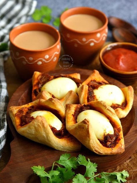 Egg Puff Recipe, Pastry Puff Recipes, Rainy Day Foods, Puff Recipes, Eggless Vanilla Sponge Cake, Eggless Brownies, Ice Apple, Homemade Puff Pastry, Curry Puff