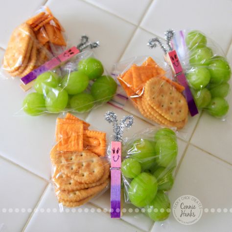 Lunch Hacks, Lunch Box Hacks, Butterfly Snacks, Preschool Snack, Class Snacks, Classroom Snacks, Preschool Snacks, Kid Snacks, School Snack