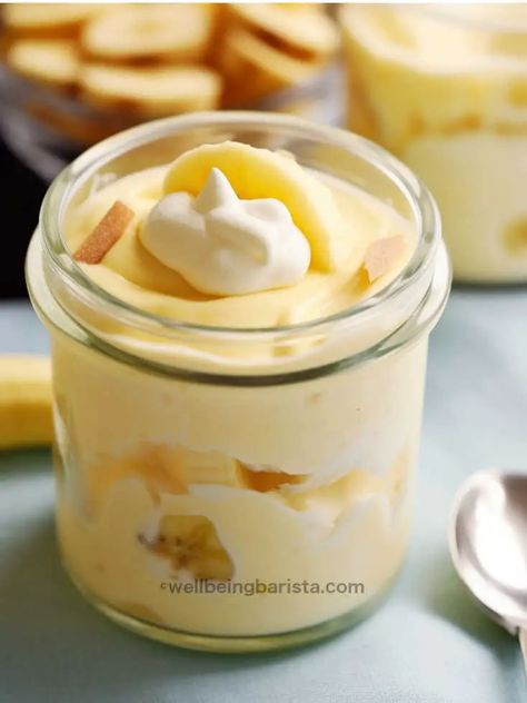 Healthy Banana Pudding with Greek Yogurt Healthy Breakfast Pudding, Banana Protein Pudding Recipe, Healthy Instant Pudding Recipes, Low Fat Dessert Recipes For Gallbladder, Banana Yogurt Dessert, Yogurt And Instant Pudding, Yogurt Flavor Ideas, Low Cal Banana Pudding, Ww Banana Pudding