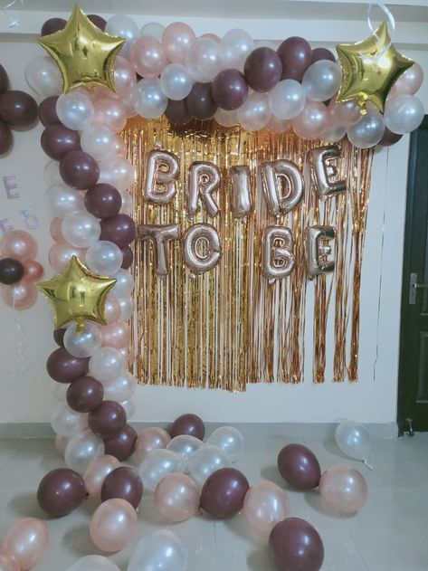 Simple Bride To Be Decoration, Pakistani Mehndi Decor, Simple Bridal Shower Decorations, Bride To Be Decorations, Haldi Ceremony Decorations, Arch Balloon, Decoration For Party, Planning List, Pakistani Mehndi