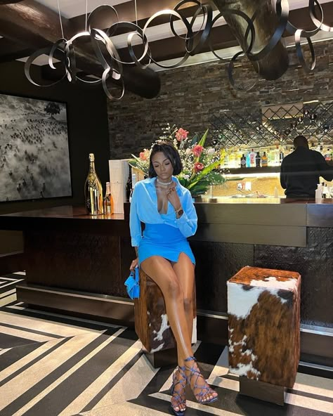 Afternoon Dinner Outfit, Summer Dinner Date Night Outfit, Steak House Date Night Outfit, Blue Night Out Outfit, Blue Brunch Outfit Black Woman, Texas Night Out Outfit, Sensual Style Outfits Women, Steak House Dinner Outfit Women, Soft Feminine Outfits Classy Summer