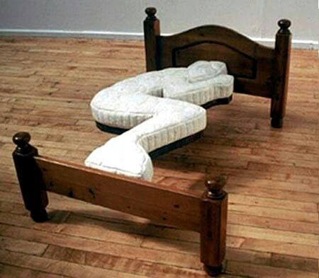 Is it an art piece or a really REALLY horrible idea for a mattress? Weird Beds, Unusual Beds, Unique Bed Design, Creative Beds, Weird Inventions, Weird Furniture, Unusual Furniture, Forever Alone, Sleeping Alone