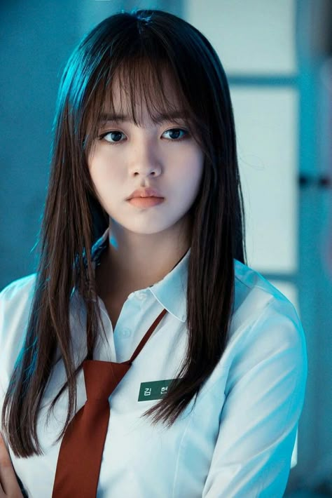 Kim So Hyun #Let's Fight Ghost Bring It On Ghost, Kim So Hyun Fashion, Love Alarm, School 2015, Kim So Hyun, Wispy Bangs, Soo Hyun, Kim Soo Hyun, Korean Actresses