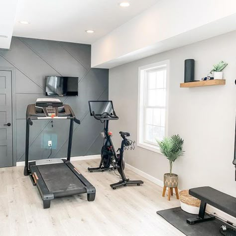 Popular Gray Paint Colors: Sherwin-Williams Agreeable Gray - Your Designer BFF Home Gym Paint Colors, Basement Workout Room, Small Home Gyms, Home Gym Basement, Dream Home Gym, Small Home Gym, Wellness Room, Workout Room Home, Basement Gym