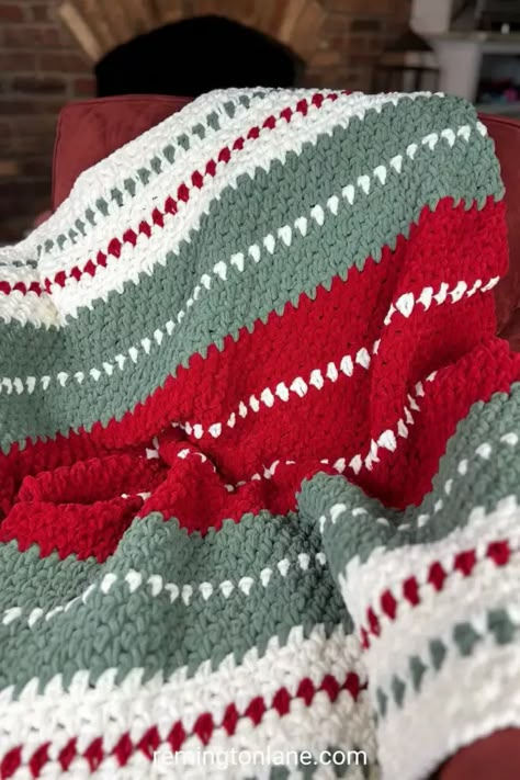 Crochet Christmas Afghan Patterns Free, Christmas Blanket Crochet, Crochet Christmas Blanket, Christmas Afghan, Christmas Crochet Blanket, Striped Crochet Blanket, Crochet Afghan Patterns, Confection Au Crochet, Crochet Xmas