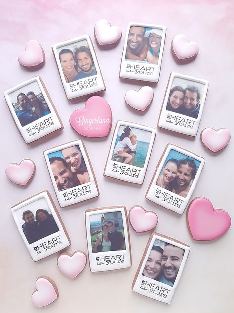 Polaroid Cookies, Valentines Day Cookies Decorated, Cookies Valentines Day, Ideas San Valentín, Photo Cookies, Cookie Glaze, New Years Cookies, Valentines Baking, San Valentine