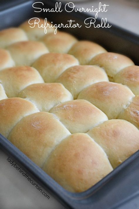 Overnight Refrigerator Rolls Overnight Yeast Rolls Recipe, No Knead Refrigerator Rolls, Overnight Refrigerator Yeast Rolls, Overnight Rolls Dinner, Overnight Buns Recipe, Overnight Yeast Rolls, Overnight Bread Dough, Refrigerator Yeast Rolls Recipe, Refrigerator Yeast Rolls