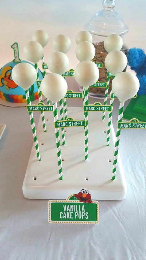 Elmo + Cookie Monster Sesame Street Birthday Party Sesame Street Birthday Party Ideas Boy, Elmo Birthday Party Boy, Elmo First Birthday, Sesame Street Party Ideas, Street Party Ideas, Cookie Monster Birthday Party, Sesame Street Birthday Party Ideas, Sesame Street Cake, Elmo Cookies