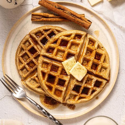 Cinnamon Waffles Private Chef Business, Waffles Cinnamon, Waffles From Scratch, Waffles Aesthetic, Apple Waffles, Cinnamon Waffles, Fluffy Waffles, Easy Morning, Private Chef