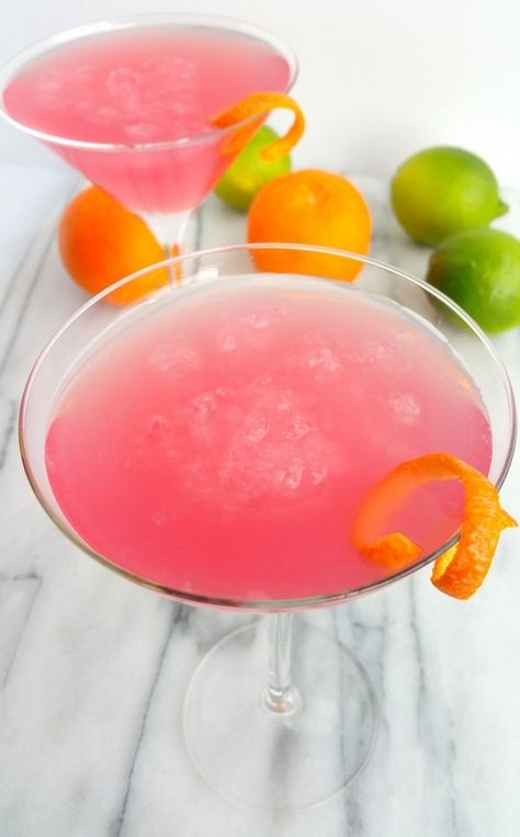 15 Cocktails to Welcome In Spring Cosmo Drink, Cosmopolitan Drink Recipe, Cosmopolitan Cocktails, Cosmopolitan Cocktail Recipes, Cosmopolitan Drink, Cosmopolitan Recipe, Cosmo Recipe, Cosmopolitan Cocktail, Mezcal Cocktails