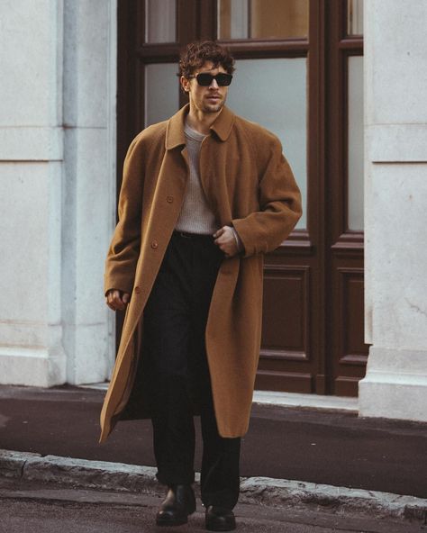 Winter Overcoat Men Outfit, Brown Overcoat Men Outfit, Mens Winter Outfits Classy, Mens Overcoat Outfit, Mens Winter Wardrobe, Mens Winter Accessories, Man Dress Design, Men Ootd, December Outfits