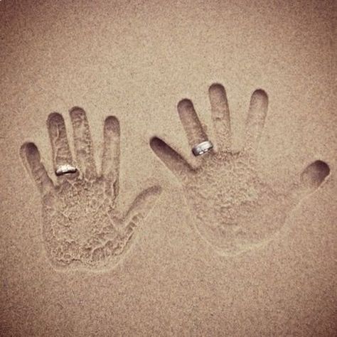 Honeymoon Pictures, Dream Beach Wedding, Pre Wedding Photoshoot Outdoor, Beautiful Beach Wedding, Wedding Picture Poses, Beach Wedding Inspiration, Beach Wedding Photography, Beach Wedding Photos, Wedding Couple Poses