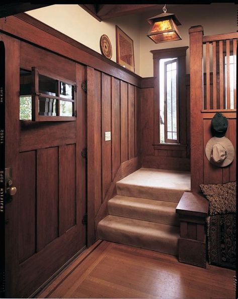 How to Add Craftsman Character to Your Modern-Day Home - Welsh Design Studio Craftsman Interiors, Arts And Crafts Interiors, Door Options, Craftsman Interior, Interior Simple, Arts And Crafts For Teens, House Restoration, Arts And Crafts House, Craftsman Style Homes