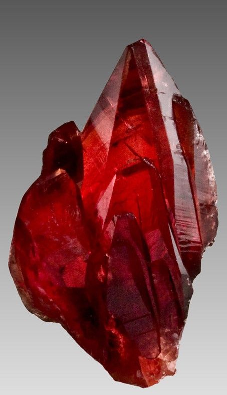 Rhodochrosite, single-crystal gem. Northern Cape Prov., South #Gemstones| http://colorfulgemstones638.blogspot.com Northern Cape, Magnum Opus, Pretty Rocks, Cool Rocks, Beautiful Rocks, Mineral Stone, Minerals And Gemstones, Rocks And Gems, Ruby Gemstone