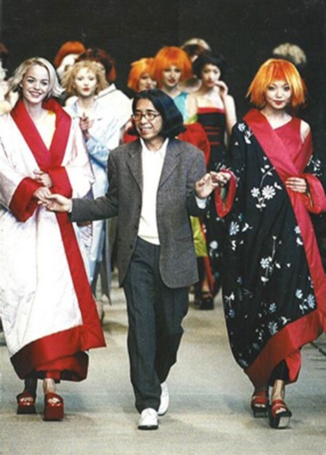 Kenzo Takada & models Kenzo Takada, Layered Outfit, Japanese Fashion Designers, Fashion 80s, Opera Gloves, Paris Shopping, Couture Accessories, French Fashion Designers, Japan Design