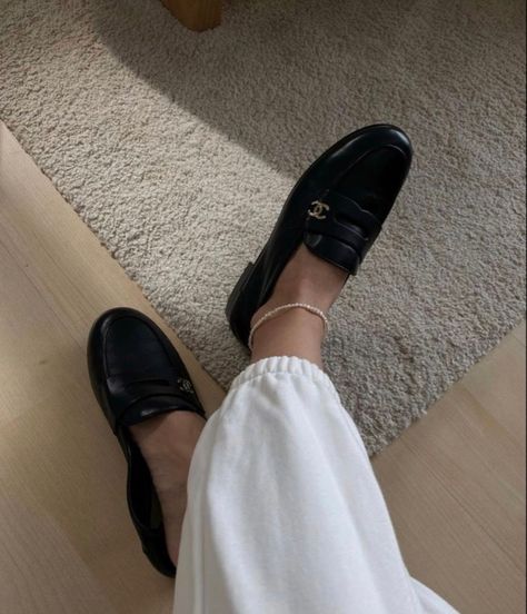 Residency Interview, Chanel Loafers, Money Clothes, Classy Shoes, Stylish Work Outfits, Interview Outfit, Shoe Closet, Dream Shoes, Ballet Flat Shoes