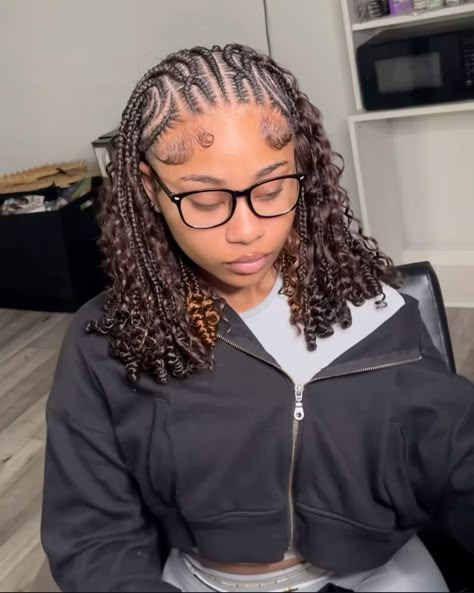 Braided Hairstyles For Teens Short, Fulani Braids Hairstyles Natural Hair, Braids In Front Curls In Back, Fulani Braids Hairstyles Short, Fulani Braids Short, Braids With Natural Hair, Braided Hairstyles Short, Luxury Hairstyles, Hair Braid Designs