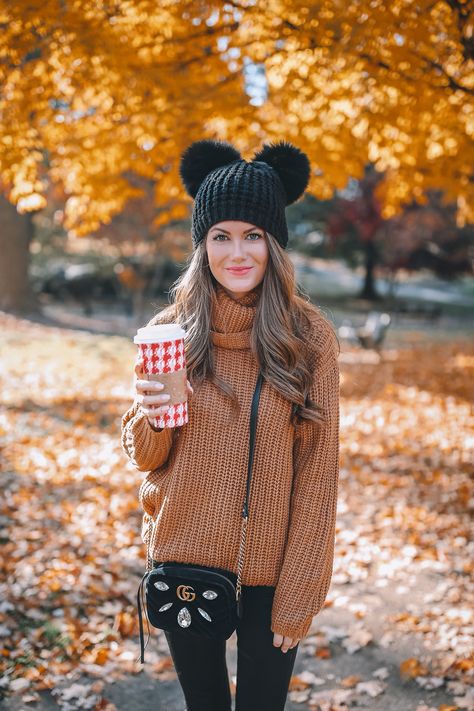 Black Pom Pom Beanie | Winter Outfits Pom Beanie Outfit, Pom Pom Beanie Outfit, Black Beanie Outfit, Double Pom Pom Beanie, Crochet Caps, Caitlin Covington, Norway Winter, Easy Crochet Hat Patterns, Southern Curls And Pearls