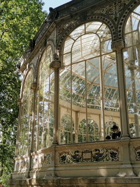 beautiful elegant christal palace with glass windows in retiro park in madrid, spain Taman Vintage, Castle Aesthetic, Lots Of Windows, Dream House Interior, Beautiful Architecture, Dream House Decor, Pretty Places, Dream Home Design, My Dream Home