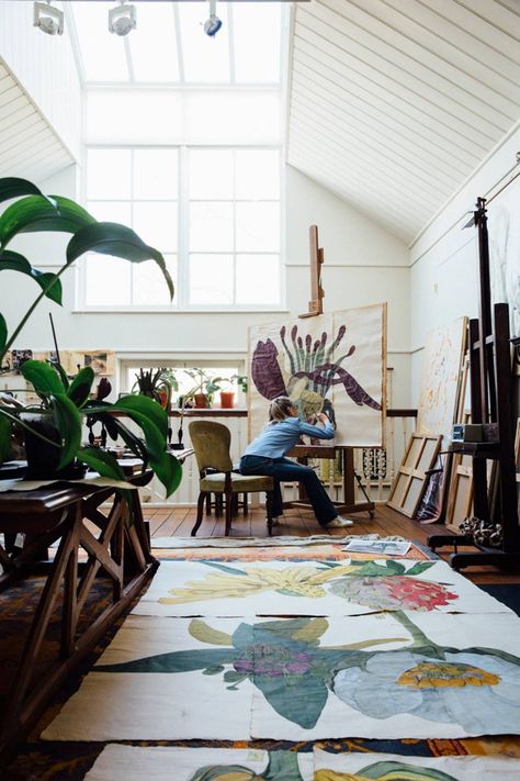 Artist Sarah Graham's London Home and Studio | House & Garden Home Art Studios, Sarah Graham, Art Studio Space, Art Studio Room, Art Studio Design, Artistic Space, Decor Studio, Art Studio At Home, Soyut Sanat Tabloları