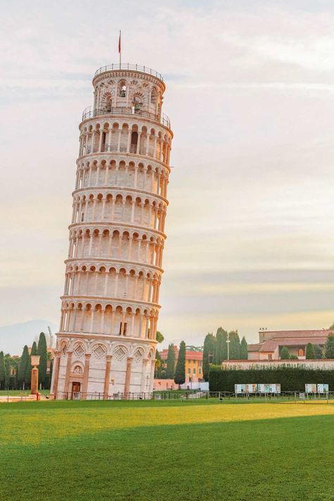 10 Very Best Things To Do In Pisa, Italy Hand Baggage, Best Places In Italy, Pisa Tower, Mediterranean Aesthetic, San Miniato, Tuscan Towns, Tuscany Travel, Pisa Italy, Cities In Italy