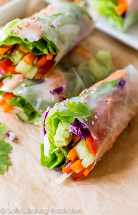 Perfect Picnic Food ideas, Healthy food for kids and family picnic ideas, Delicious recipes that are perfect for on the go, Food that you want to eat. Chicken Avocado Rice, Peanut Dipping Sauce, Avocado Rice, Colorful Salad, Peanut Dipping Sauces, Spring Roll Recipe, Rice Paper Rolls, Plant Based Snacks, Finger Sandwiches