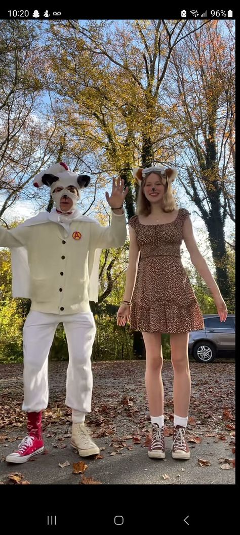 Ginger Couple Costumes, Easy Closet Costumes, Easy Couple Cosplay, Niche Couple Costumes, Movie Inspired Halloween Costumes, Wlw Halloween Costume, Indie Halloween Costumes, Couples Halloween Costumes Creative, Fantastic Mr Fox Costume