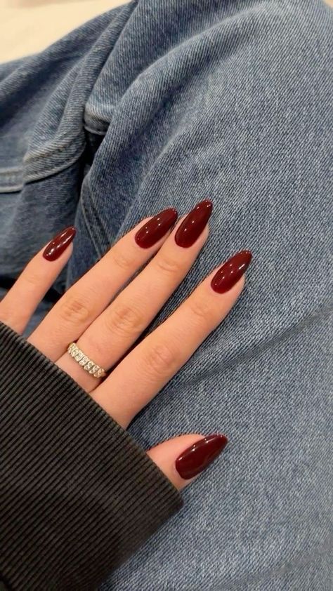 🍂 Get ready to transform your nails with our 30 Creative October Nail Ideas for 2024: Festive and Fall-Inspired Designs! Think pumpkin spice, rich burgundies, and playful Halloween motifs. Whether you’re into detailed nail art or prefer a chic, minimalist look, our collection has you covered. Perfect for adding a touch of seasonal flair to your style, these designs will keep your nails looking fabulous all month long. 🍁 #OctoberNails #FallNailDesigns #FestiveNails #2024NailTrends October Nails, Nagel Tips, Burgundy Nails, Red Nail, Minimalist Nails, Xmas Nails, Classy Nails, Nail Designer, French Nails