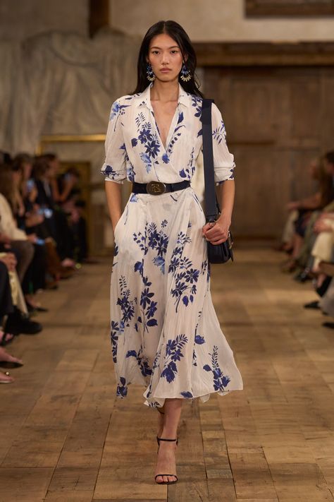 Ralph Lauren Ss24, 2024 Fashion Silhouette, Ralph Lauren Summer, Ralph Lauren Looks, Nyc Spring, Trend Forecast, Winter Typ, Ralph Lauren Collection, Couture Gowns