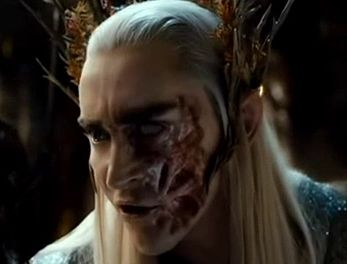 "Do not speak to me of dragon fire." Theories behind the scene with Thranduil and Thorin, in which the King's face becomes suddenly scarred. The Hobbit Thranduil, Lee Pace Thranduil, Tolkien Hobbit, Lotr Elves, Legolas And Thranduil, Desolation Of Smaug, Bilbo Baggins, Tauriel, Lee Pace