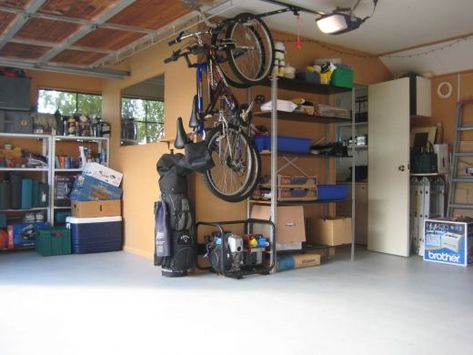 How to build a DIY office in your garage for under 500 dollars... might be a good way to build a darkroom... Small Office In Garage, Office In Garage, Office Conversion, 500 Dollars, Garage Loft, Small Garage, Garage Studio, Office Pods, Garage Office