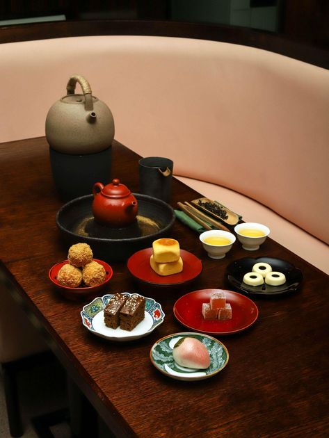 The perfect afternoon tea for some eastern treats! Located between Soho and Chinatown, is here to serve you in true Taiwanese tea ceremony style. Taiwanese Tea, Best Afternoon Tea, Tea Places, London Food, Tea Ceremony, Afternoon Tea, Tea, London, Restaurant