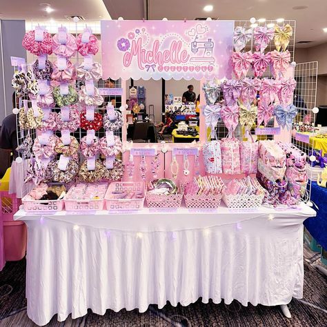 My First Booth 🎀 - Thanks To My Sis @sweetprincesskawaii_shop _shop For Helping Me With My Goals 💕 One Table Market Display, Business Pop Up Shop Ideas, Vendors Booth Ideas Display, Craft Market Set Up, Mini Booth Design, Popup Shop Table Display Ideas, Market Stand Ideas, Pop Up Shop Design, Pop Up Shop Display Ideas