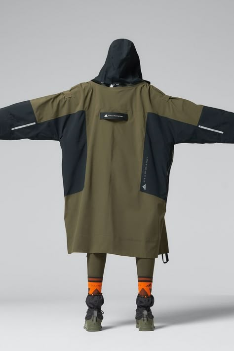 Poncho Men, Layering Jacket, Gore Tex Jacket, Cyberpunk Fashion, Jacket With Pockets, Hooded Raincoat, Futuristic Fashion, Adidas By Stella Mccartney, Innovative Fashion