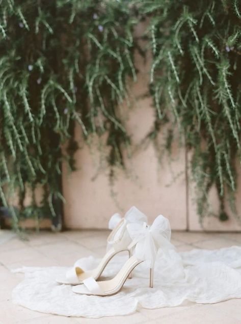 Wedding Shoes Bow, Shoes With Bows, Italian Weddings, Wedding Shoes Lace, Bridal Wedding Shoes, Wedding Shoes Bride, White Wedding Shoes, Destination Wedding Inspiration, Bridal Heels